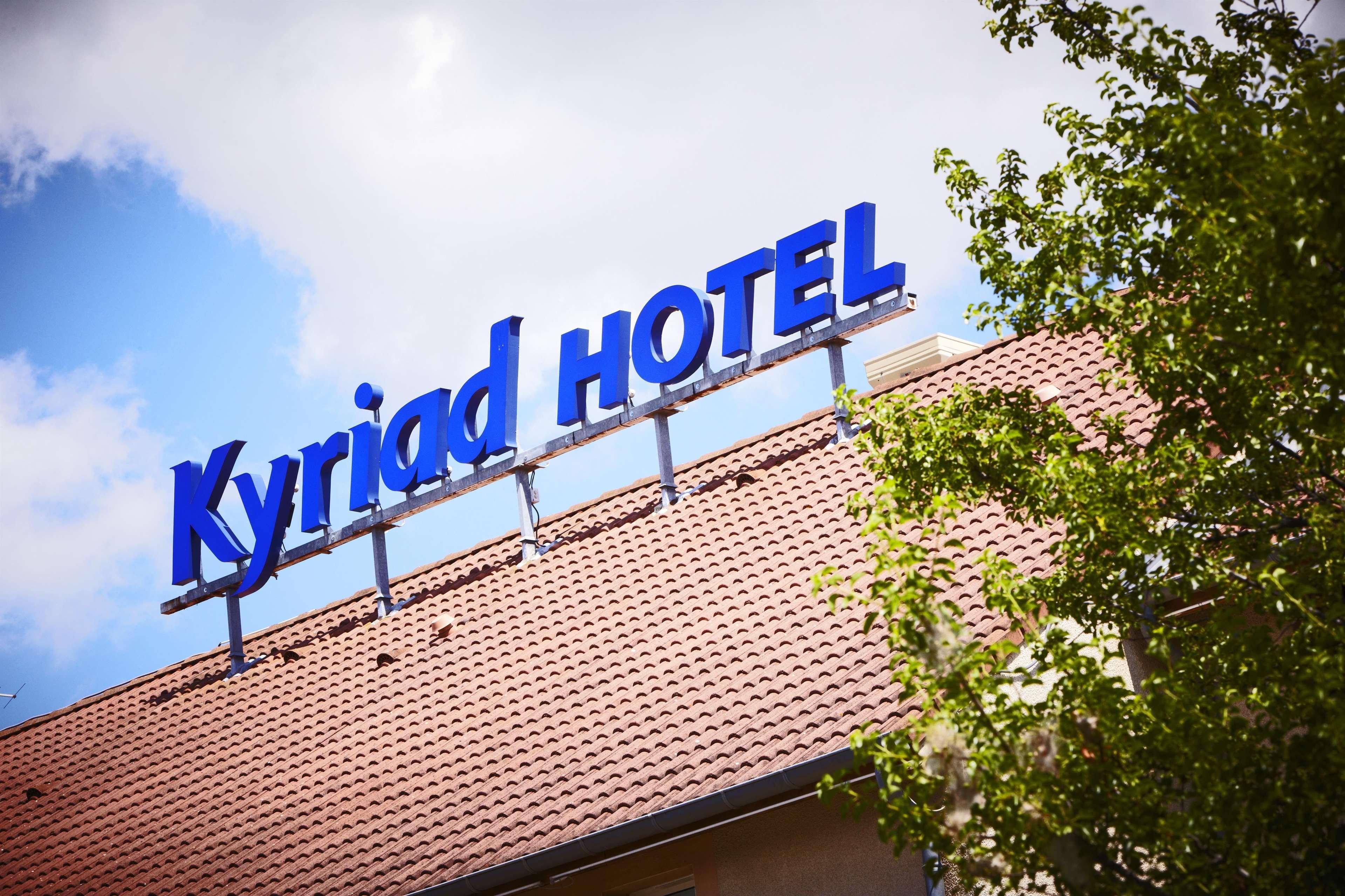 Kyriad Lyon Est - Saint Bonnet De Mure Eksteriør billede