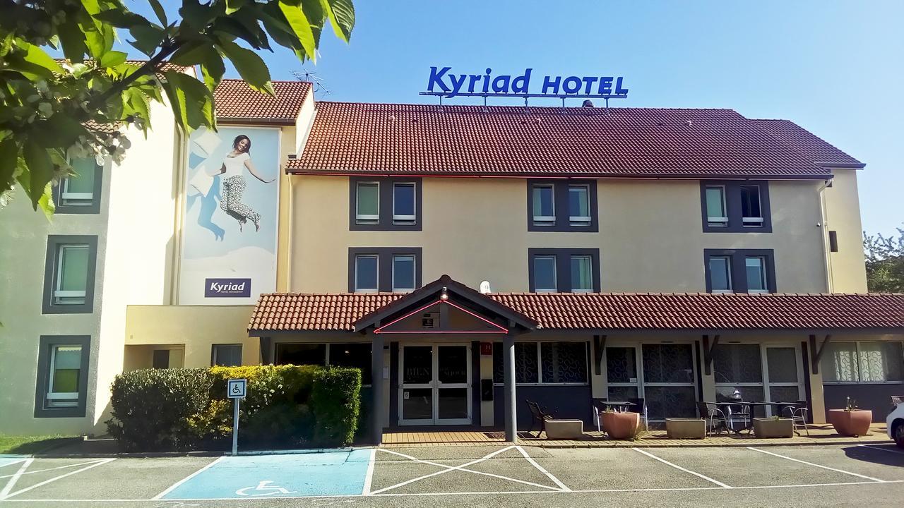 Kyriad Lyon Est - Saint Bonnet De Mure Eksteriør billede