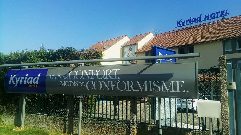 Kyriad Lyon Est - Saint Bonnet De Mure Eksteriør billede